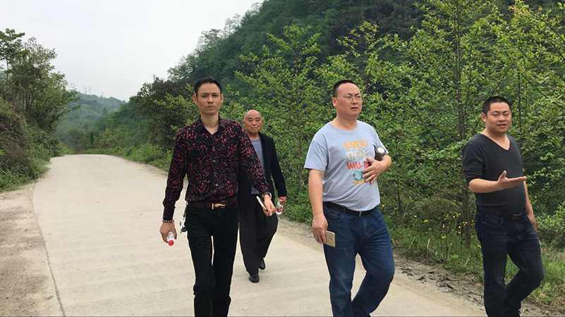 中国农业CEO平台专家团队赴绵竹考察万亩油用牡丹种植园区